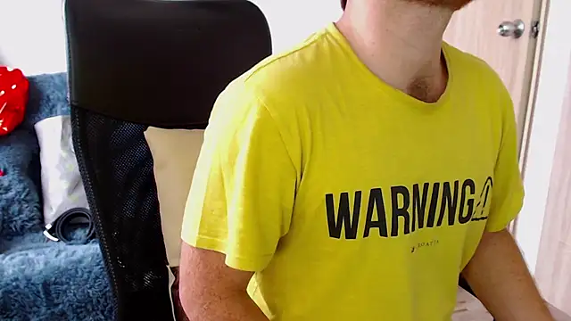 Snapshot of michacosio chatting on September 15, 2025, 2:39 pm michacosio online show from September 15, 2025, 2:39 pm