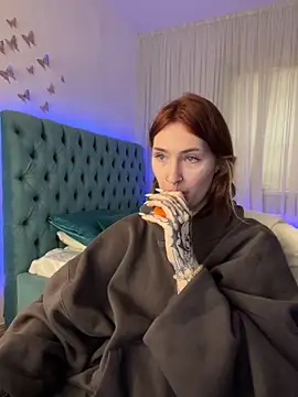 Snapshot of _Chlo__e chatting on October 19, 2025, 10:51 am Chlo e online show from October 19, 2025, 10:51 am