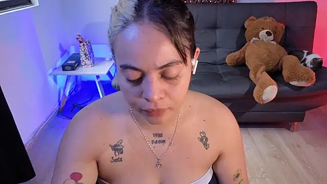 Cuttiealice online show from January 14, 2026, 8:01 pm