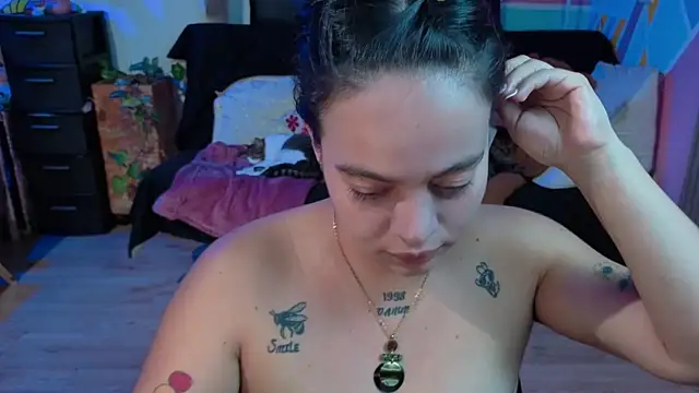 Cuttiealice online show from September 10, 2025, 5:45 pm