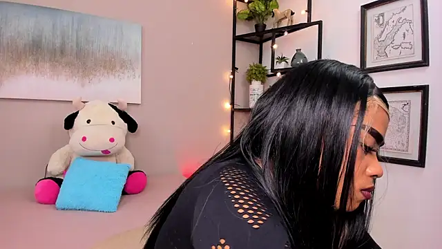 Briana Wells  online show from June 13, 2026, 12:36 pm