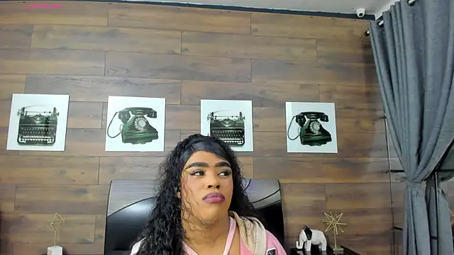 Briana Wells  online show from July 11, 2026, 12:27 pm