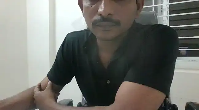 Snapshot of hydhunk29 chatting on December 7, 2024, 12:40 pm hydhunk29 online show from December 7, 2024, 12:40 pm