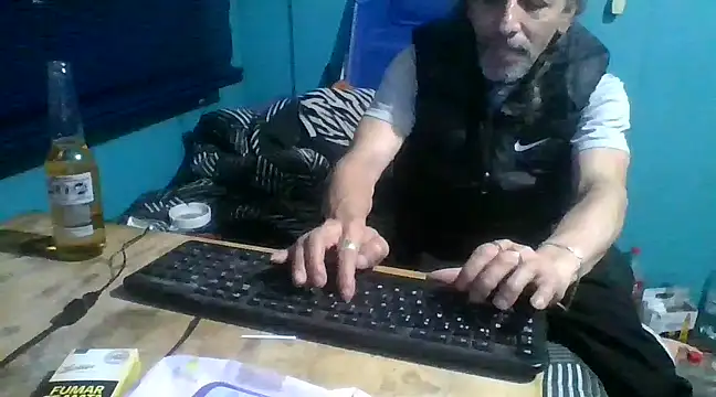 Snapshot of malekon76 chatting on January 8, 2025, 8:49 am malekon76 online show from January 8, 2025, 8:49 am