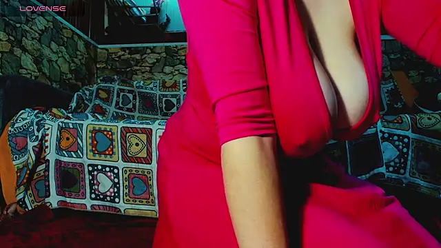 Snapshot of Katrine chatting on February 2, 2026, 9:36 pm Katrine online show from February 2, 2026, 9:36 pm