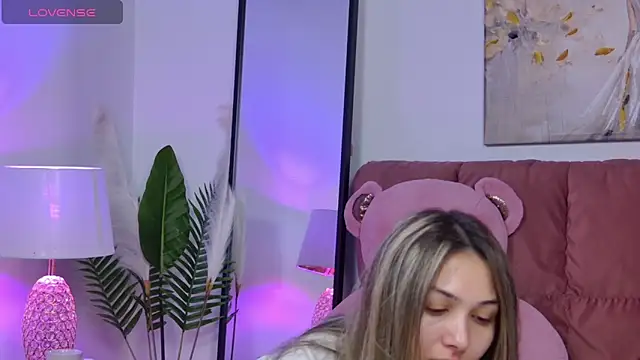 Snapshot of NicolLopeze chatting on November 20, 2025, 3:34 pm NicolLopeze online show from November 20, 2025, 3:34 pm