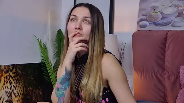 Snapshot of NicolLopeze chatting on February 20, 2025, 5:30 pm NicolLopeze online show from February 20, 2025, 5:30 pm