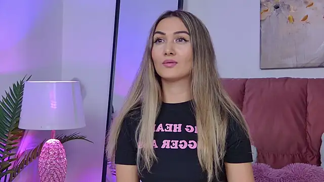 Snapshot of NicolLopeze chatting on October 10, 2025, 4:08 pm NicolLopeze online show from October 10, 2025, 4:08 pm