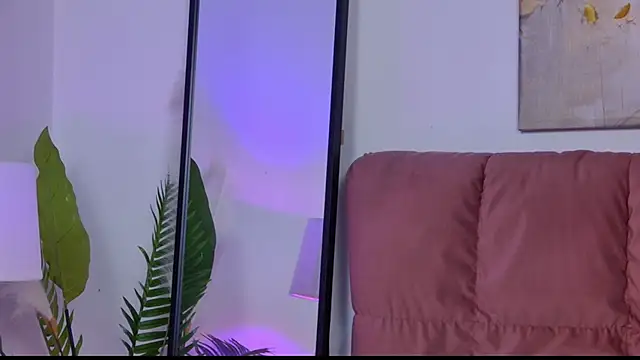 Snapshot of NicolLopeze chatting on November 24, 2025, 7:41 am NicolLopeze online show from November 24, 2025, 7:41 am