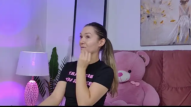 Snapshot of NicolLopeze chatting on November 23, 2025, 4:28 pm NicolLopeze online show from November 23, 2025, 4:28 pm