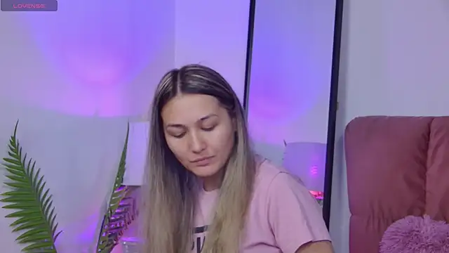 Snapshot of NicolLopeze chatting on September 22, 2025, 6:19 am NicolLopeze online show from September 22, 2025, 6:19 am