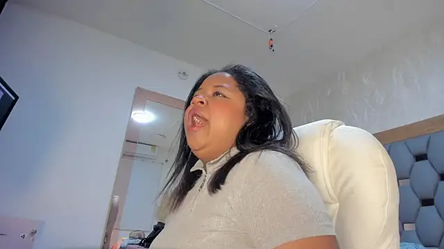 sophia reyes online show from January 8, 2025, 11:43 am