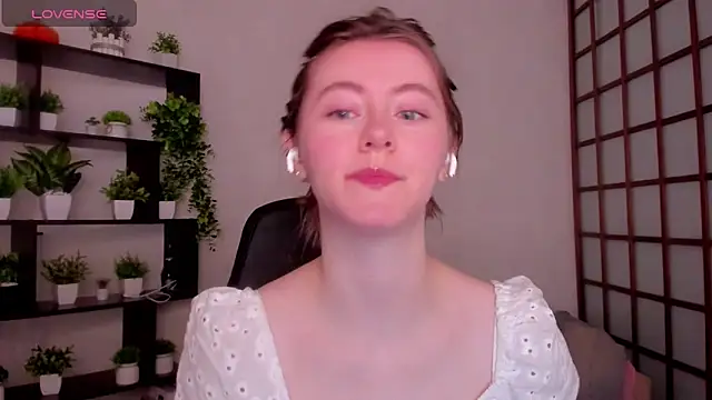 Snapshot of KateCuddle chatting on February 18, 2026, 2:53 am KateCuddle online show from February 18, 2026, 2:53 am