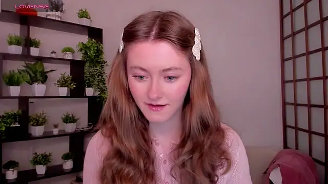 Snapshot of KateCuddle chatting on April 6, 2026, 2:51 am KateCuddle online show from April 6, 2026, 2:51 am