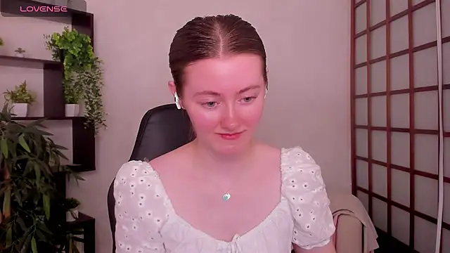 KateCuddle online show from July 2, 2026, 3:23 am