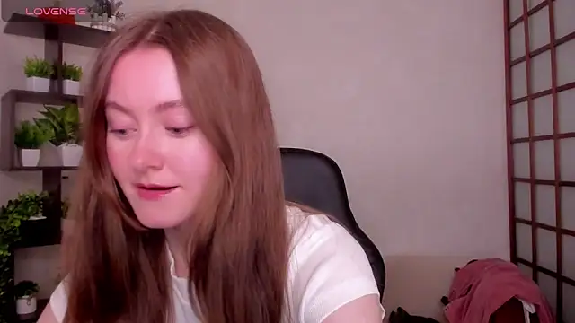 Snapshot of KateCuddle chatting on April 10, 2026, 2:40 am KateCuddle online show from April 10, 2026, 2:40 am