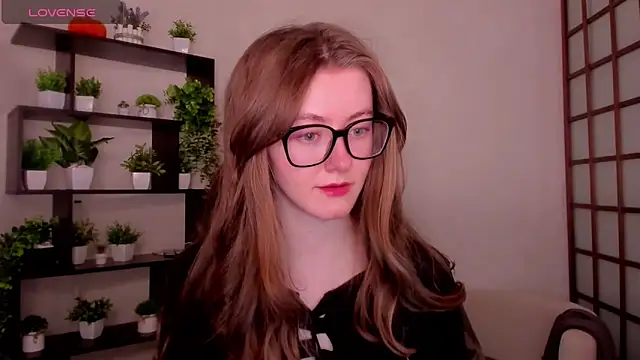 Snapshot of KateCuddle chatting on March 24, 2026, 2:33 am KateCuddle online show from March 24, 2026, 2:33 am