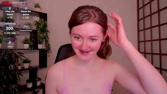 Snapshot of KateCuddle chatting on April 9, 2026, 6:19 am KateCuddle online show from April 9, 2026, 6:19 am