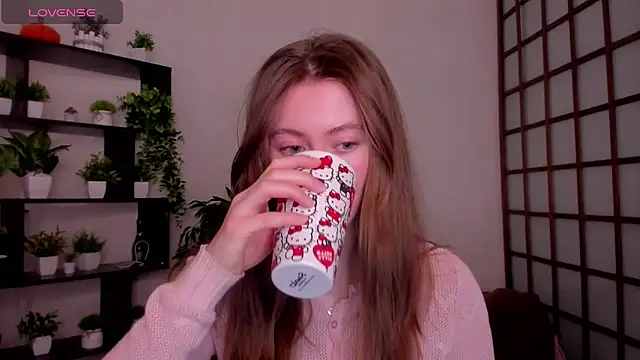 Snapshot of KateCuddle chatting on February 25, 2026, 3:07 am KateCuddle online show from February 25, 2026, 3:07 am