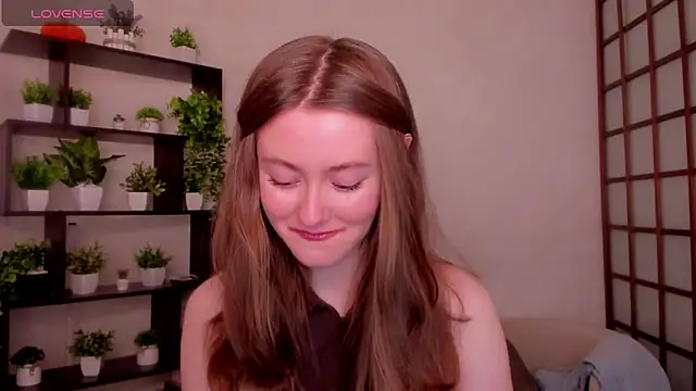 Snapshot of KateCuddle chatting on April 3, 2026, 2:51 am KateCuddle online show from April 3, 2026, 2:51 am