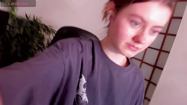 Snapshot of KateCuddle chatting on December 19, 2025, 2:26 am KateCuddle online show from December 19, 2025, 2:26 am