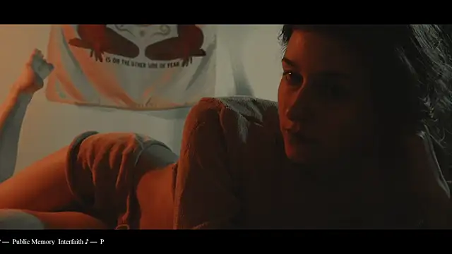 WebCora online show from October 19, 2025, 6:43 pm