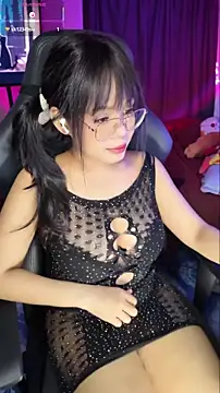 Snapshot of Maple_Honeycome chatting on October 10, 2025, 6:31 pm Maple Honeycome online show from October 10, 2025, 6:31 pm