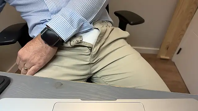 Snapshot of rickyi2023 chatting on November 10, 2025, 4:45 pm rickyi2023 online show from November 10, 2025, 4:45 pm