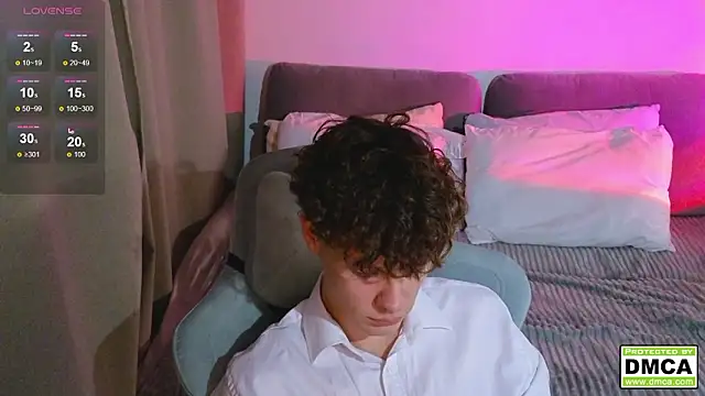 cute thomas online show from February 18, 2026, 7:21 pm