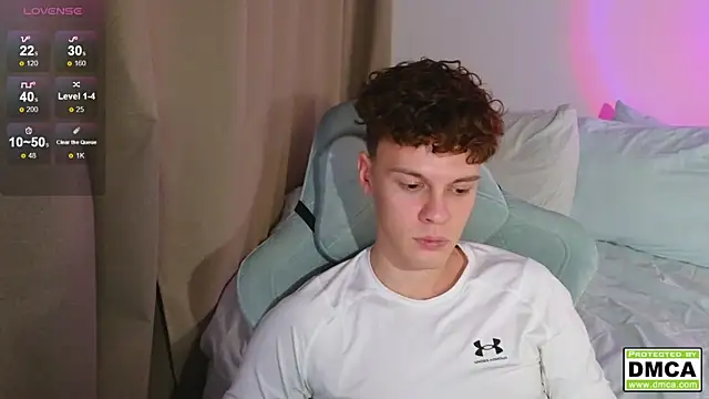 cute thomas online show from December 4, 2025, 7:46 pm