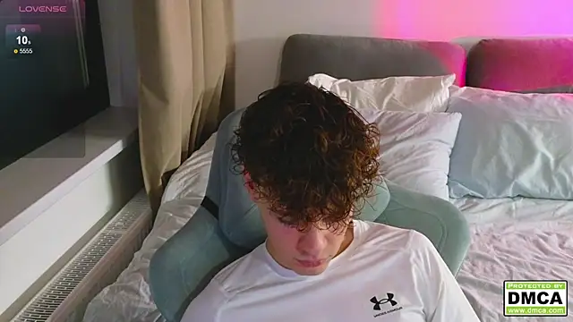 Snapshot of cute_thomas chatting on November 18, 2025, 6:00 pm cute thomas online show from November 18, 2025, 6:00 pm