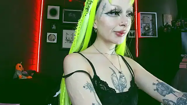 Snapshot of insania_9999_ chatting on February 3, 2025, 5:35 pm insania 9999 online show from February 3, 2025, 5:35 pm