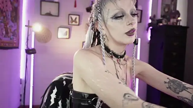 insania 9999  online show from February 14, 2026, 4:07 pm