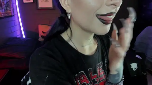 Snapshot of insania_9999_ chatting on October 21, 2025, 5:34 pm insania 9999 online show from October 21, 2025, 5:34 pm