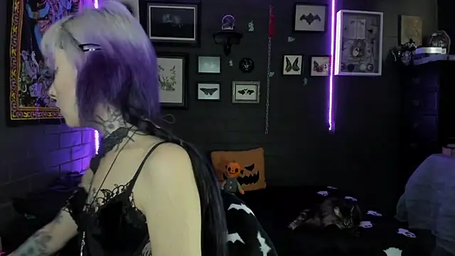 Snapshot of insania_9999_ chatting on October 20, 2025, 6:30 pm insania 9999 online show from October 20, 2025, 6:30 pm