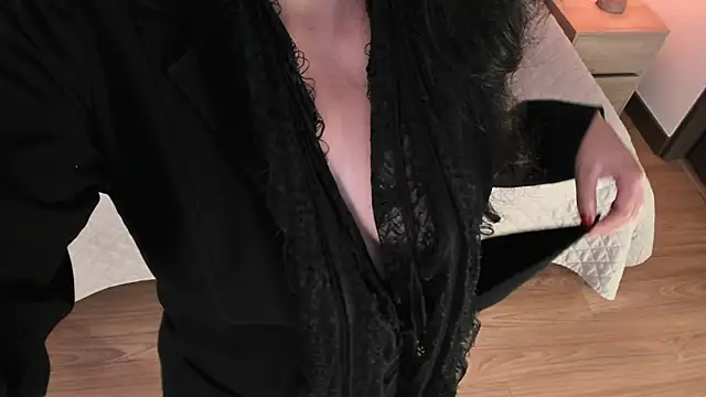 Snapshot of SaharaGarcia__ chatting on February 21, 2025, 6:59 pm SaharaGarcia online show from February 21, 2025, 6:59 pm