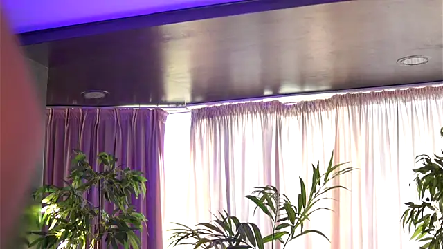 Snapshot of HotSkinnyX chatting on September 18, 2025, 6:16 am HotSkinnyX online show from September 18, 2025, 6:16 am