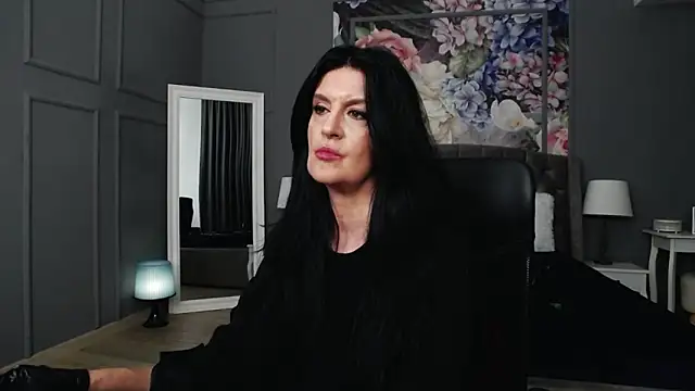 Snapshot of DomMelissaW chatting on December 13, 2024, 3:27 am DomMelissaW online show from December 13, 2024, 3:27 am