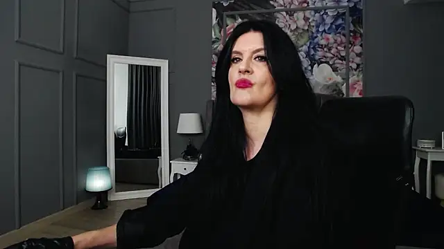 Snapshot of DomMelissaW chatting on December 12, 2024, 9:15 pm DomMelissaW online show from December 12, 2024, 9:15 pm