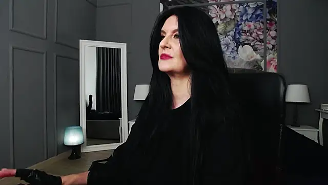 Snapshot of DomMelissaW chatting on January 4, 2025, 10:13 pm DomMelissaW online show from January 4, 2025, 10:13 pm