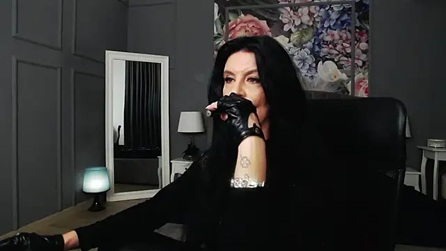 Snapshot of DomMelissaW chatting on January 28, 2025, 12:47 am DomMelissaW online show from January 28, 2025, 12:47 am