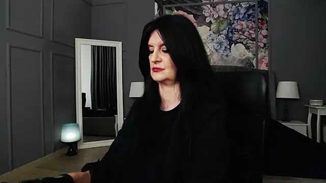 Snapshot of DomMelissaW chatting on December 21, 2024, 3:14 am DomMelissaW online show from December 21, 2024, 3:14 am