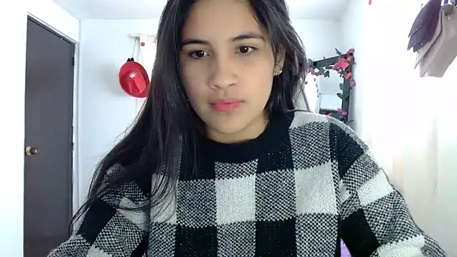 Snapshot of InocentHeaven1 chatting on February 19, 2025, 12:44 pm InocentHeaven1 online show from February 19, 2025, 12:44 pm