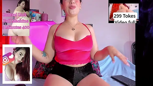 Snapshot of Nicole_x chatting on March 2, 2025, 10:23 pm Nicole x online show from March 2, 2025, 10:23 pm