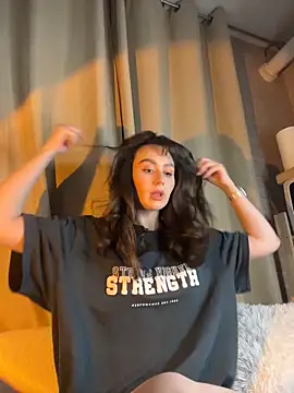 Snapshot of itssophiie chatting on February 20, 2026, 10:44 pm itssophiie online show from February 20, 2026, 10:44 pm