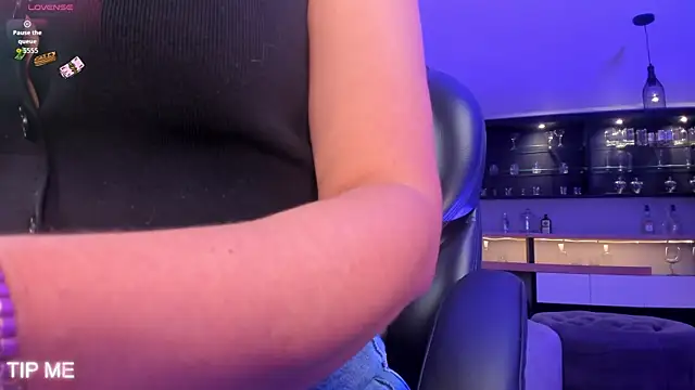 Snapshot of SophieBarnett chatting on April 4, 2026, 11:55 pm SophieBarnett online show from April 4, 2026, 11:55 pm