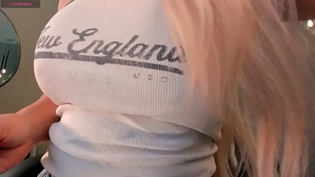 SophieBarnett online show from November 1, 2025, 12:28 am