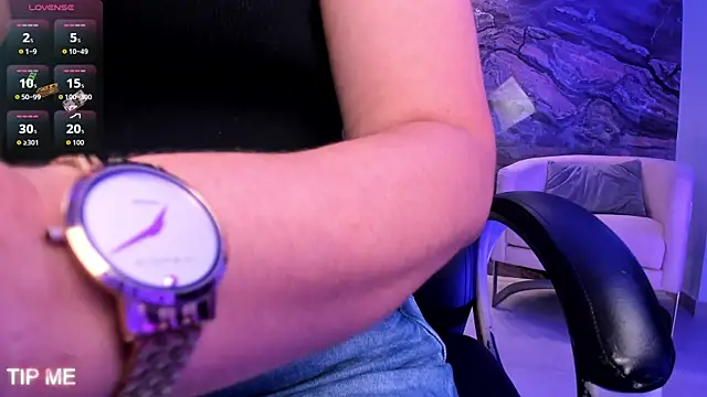 Snapshot of SophieBarnett chatting on April 13, 2026, 12:58 am SophieBarnett online show from April 13, 2026, 12:58 am