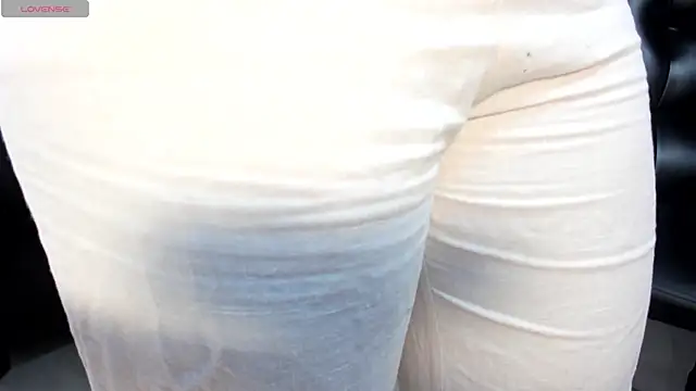 Snapshot of SophieBarnett chatting on March 26, 2026, 12:42 am SophieBarnett online show from March 26, 2026, 12:42 am