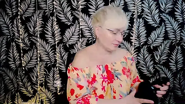 Olivia playful online show from April 3, 2026, 9:49 am